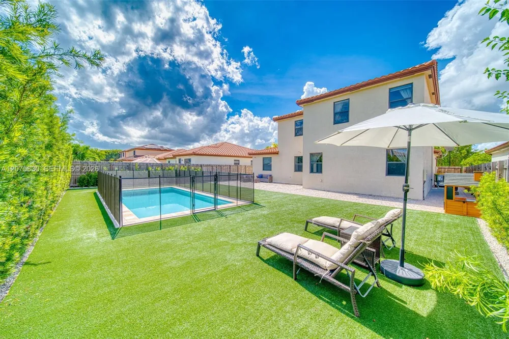 2655 SE 1st St Homestead, FL 33033