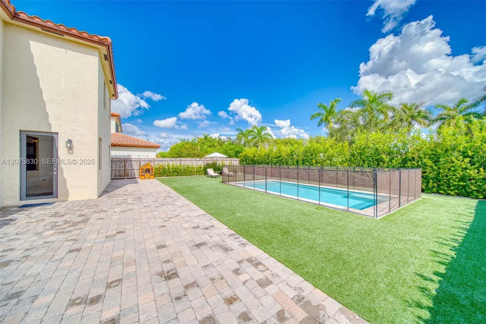2655 SE 1st St Homestead, FL 33033