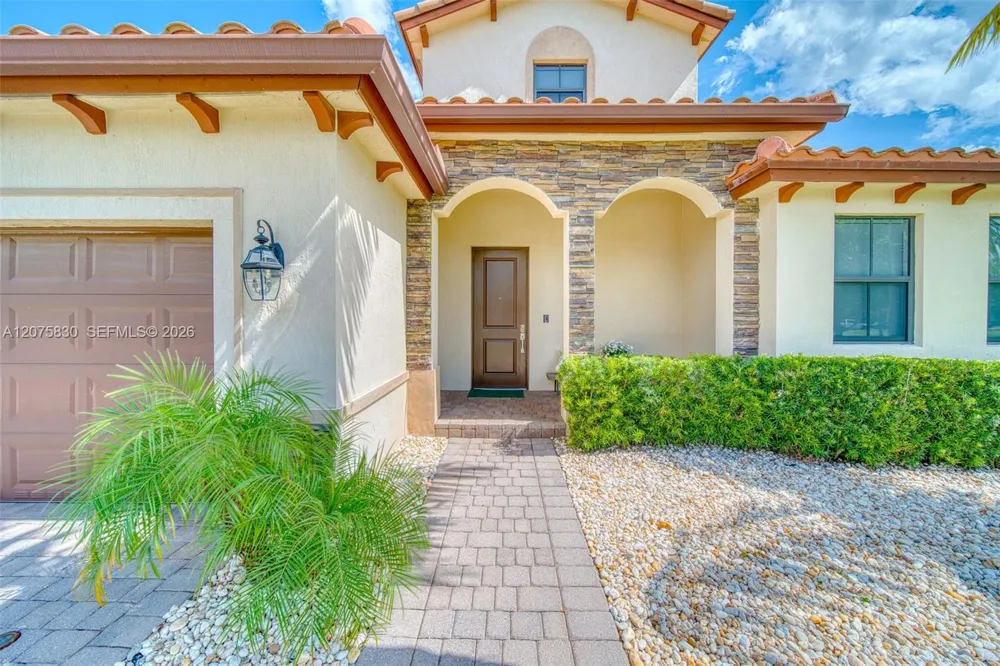 2655 SE 1st St Homestead, FL 33033