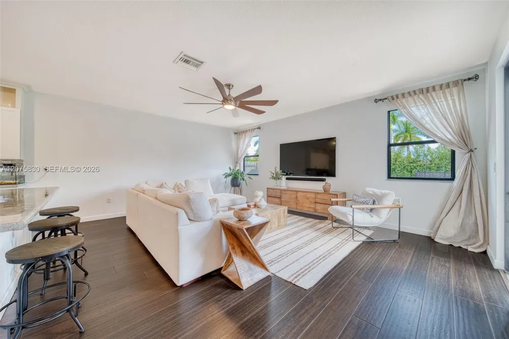 2655 SE 1st St Homestead, FL 33033