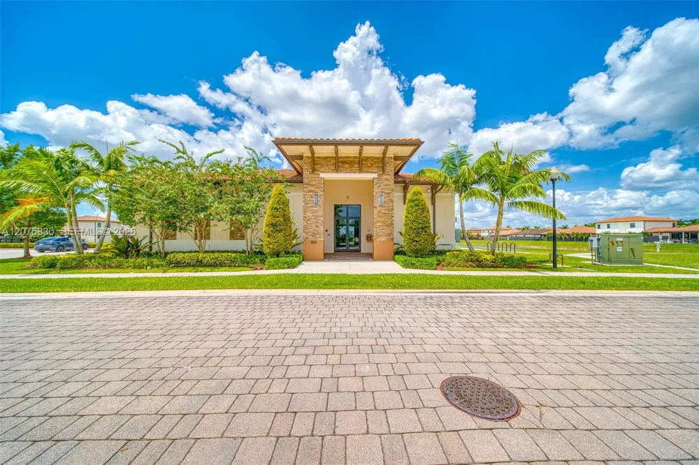 2655 SE 1st St Homestead, FL 33033