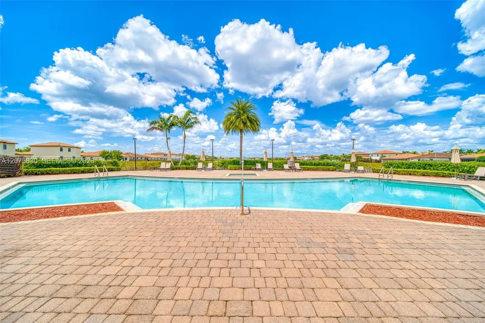 2655 SE 1st St Homestead, FL 33033