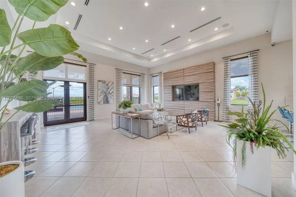 2655 SE 1st St Homestead, FL 33033