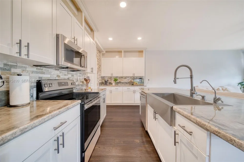 2655 SE 1st St Homestead, FL 33033