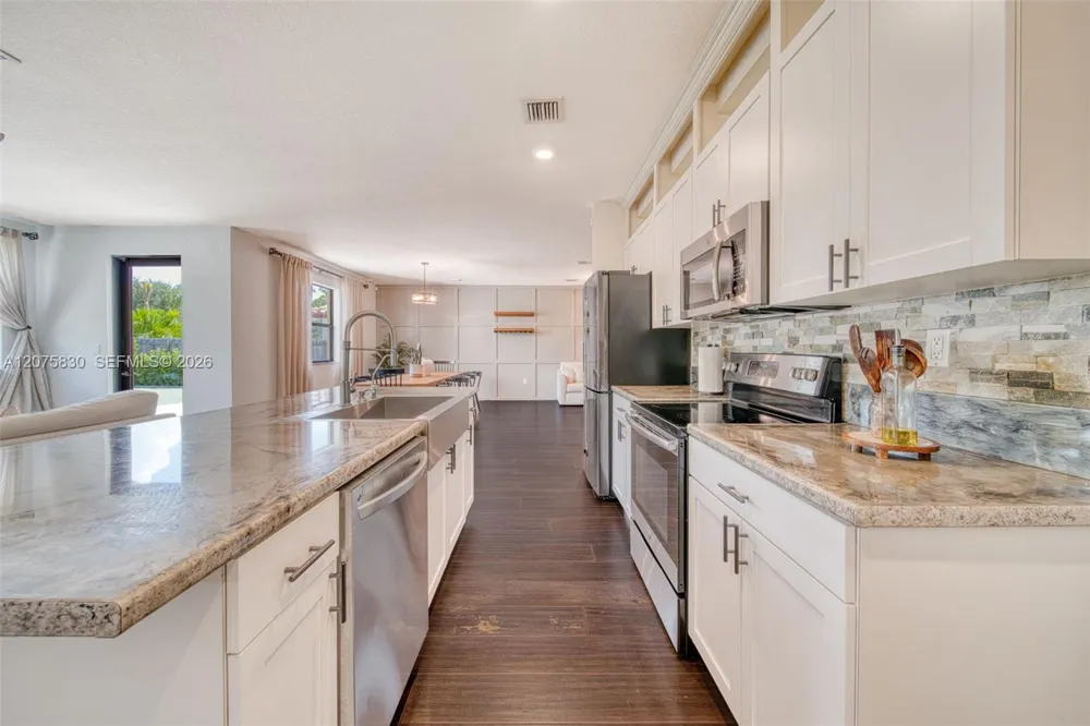 2655 SE 1st St Homestead, FL 33033