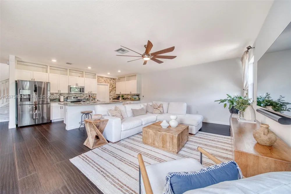 2655 SE 1st St Homestead, FL 33033