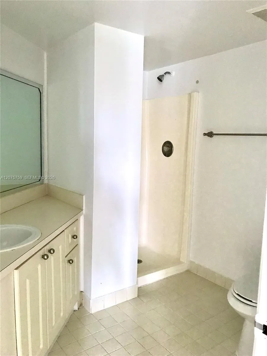 6955 NW 186th St #F310 Hialeah, FL 33015