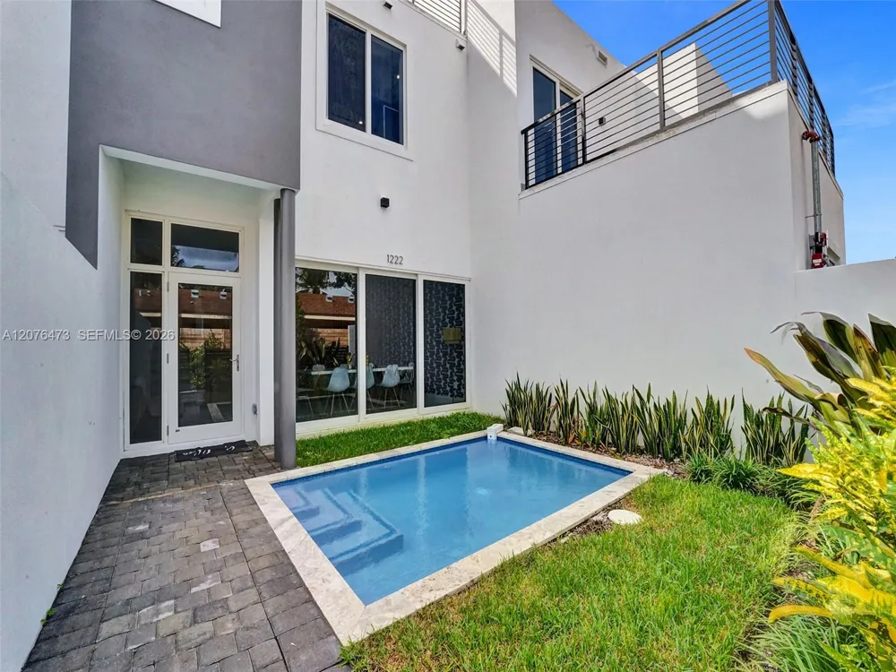 1226 NE 15th Ave Fort Lauderdale, FL 33304