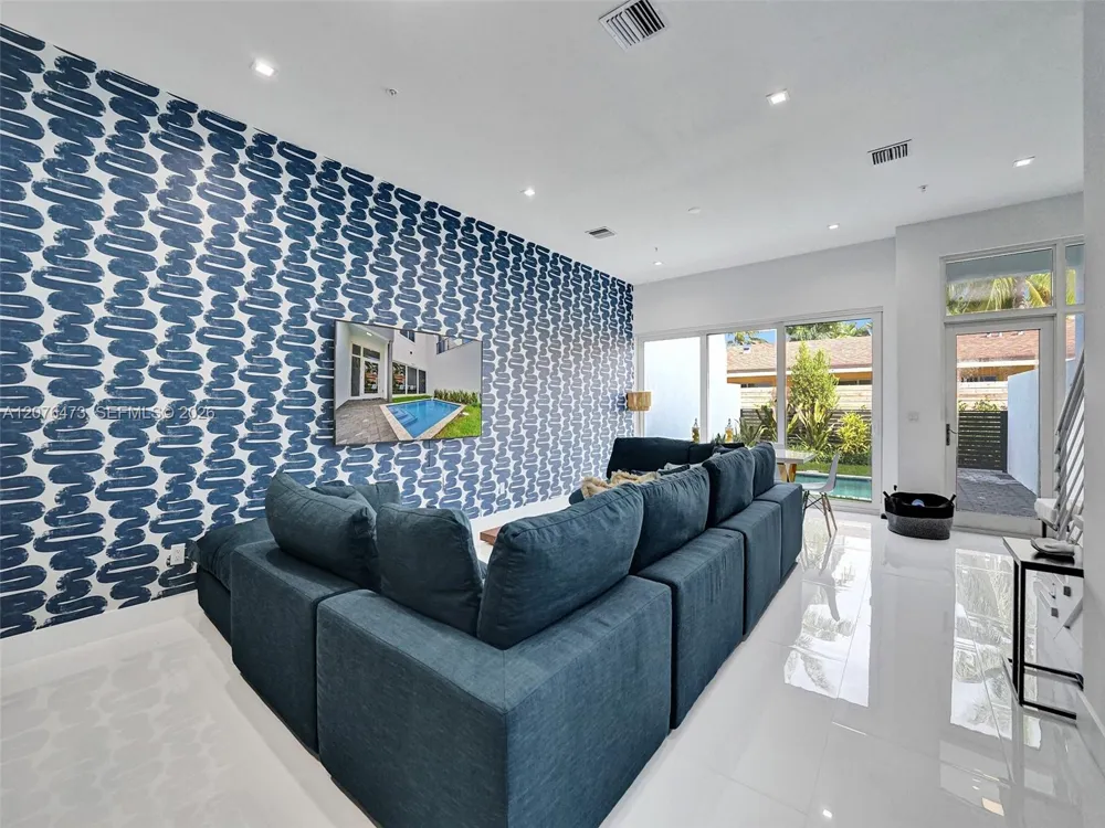 1226 NE 15th Ave Fort Lauderdale, FL 33304