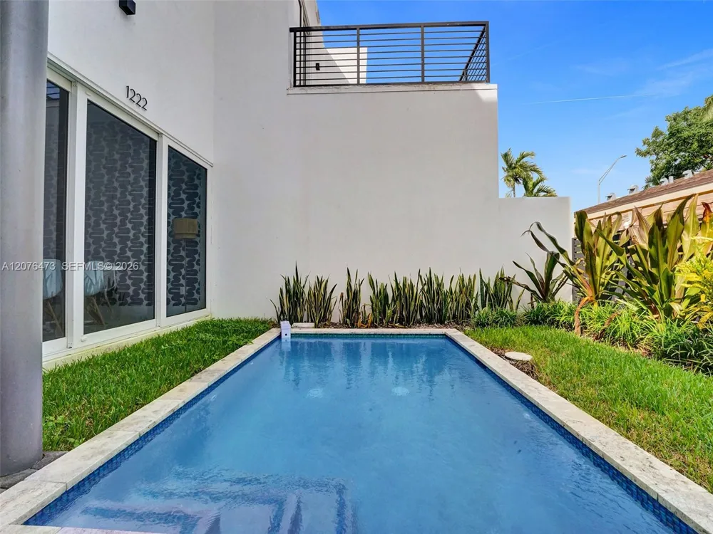 1226 NE 15th Ave Fort Lauderdale, FL 33304