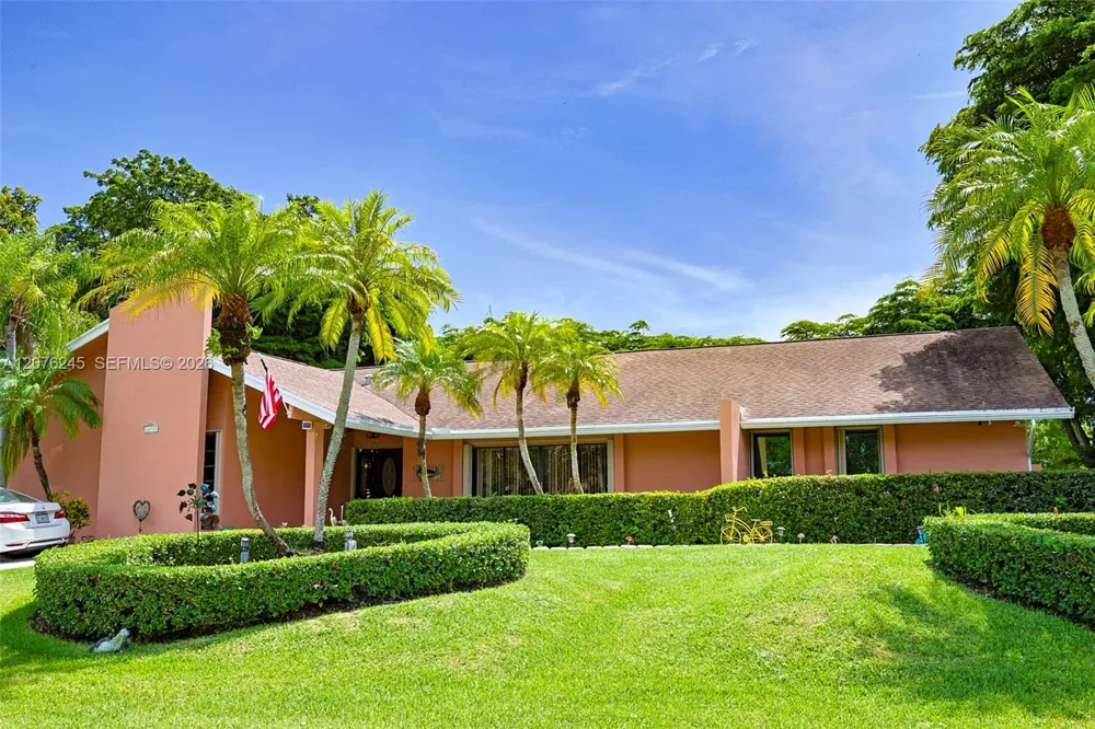 18723 SW 83rd Pl Cutler Bay, FL 33157
