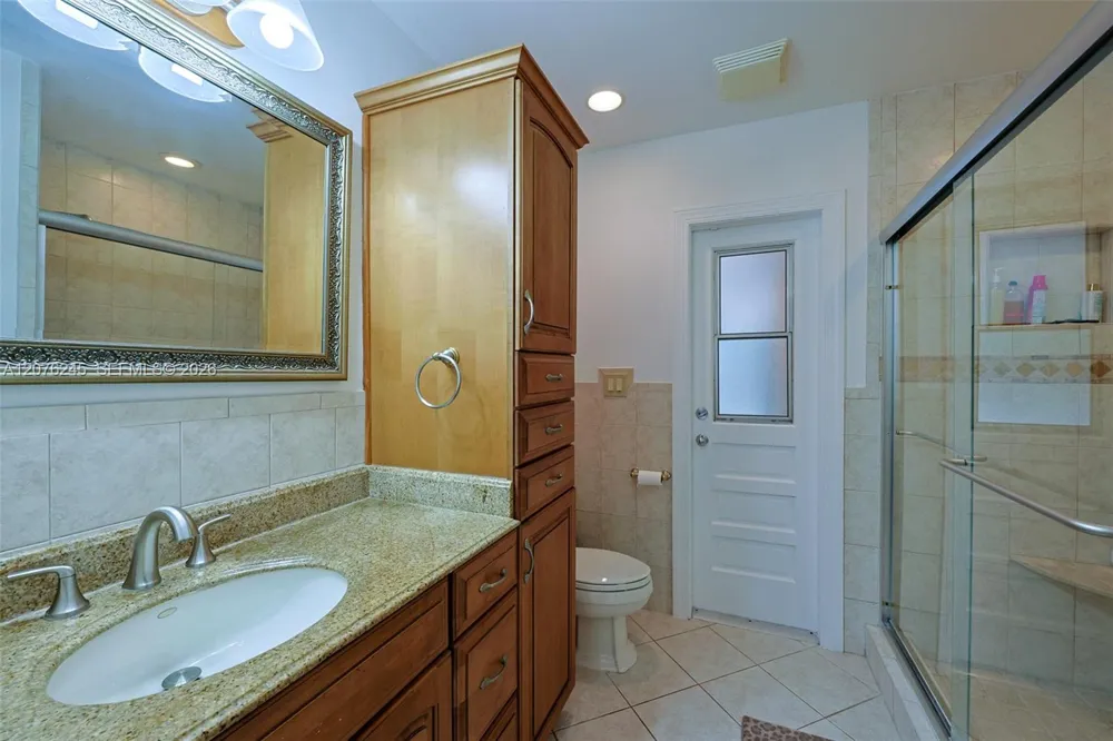 18723 SW 83rd Pl Cutler Bay, FL 33157