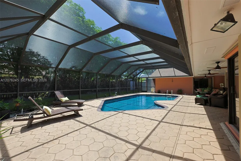 18723 SW 83rd Pl Cutler Bay, FL 33157