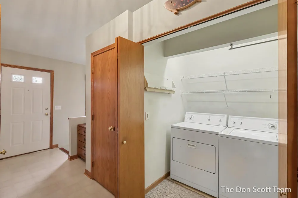 210 Heatherview Street NW Sparta, MI 49345