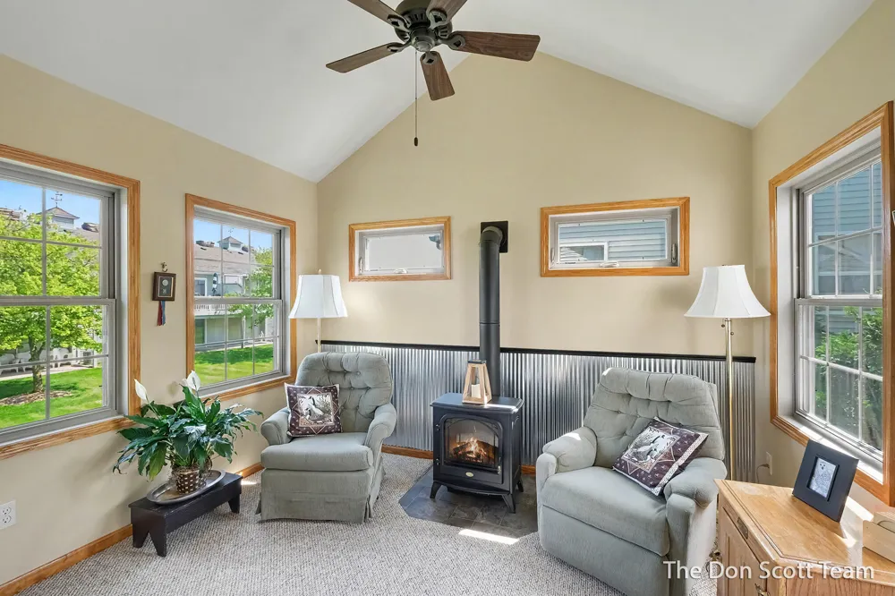 210 Heatherview Street NW Sparta, MI 49345