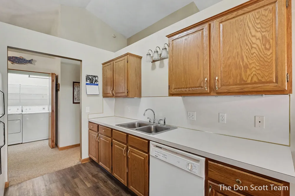 210 Heatherview Street NW Sparta, MI 49345