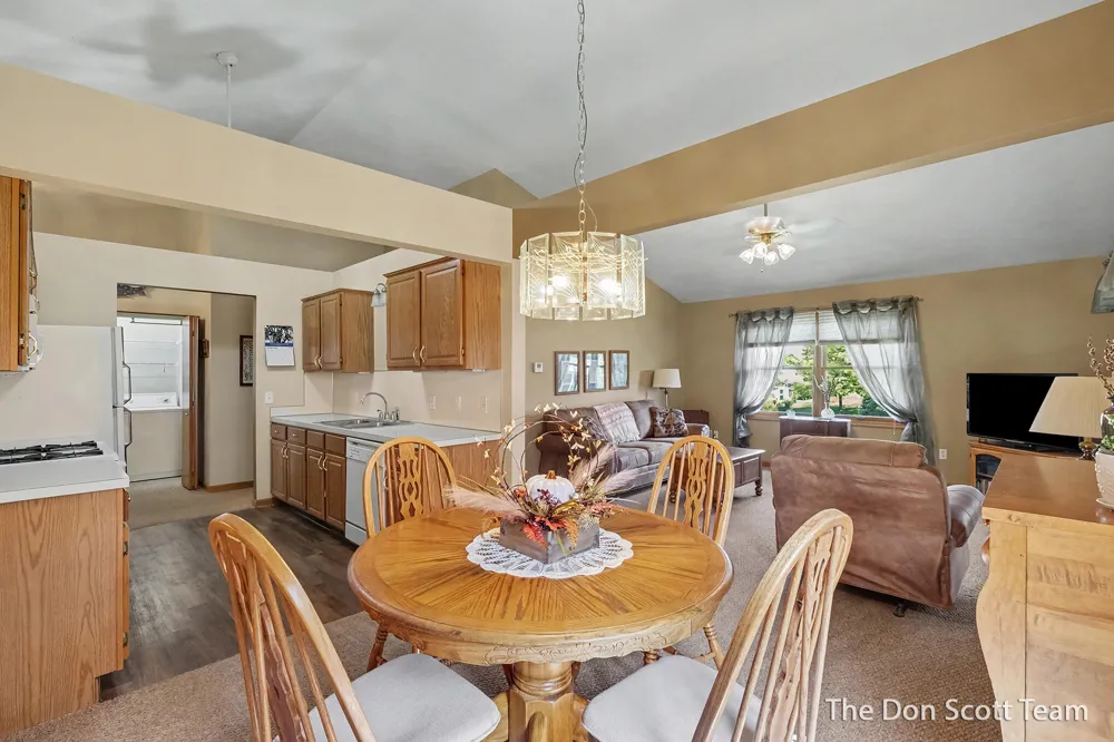 210 Heatherview Street NW Sparta, MI 49345