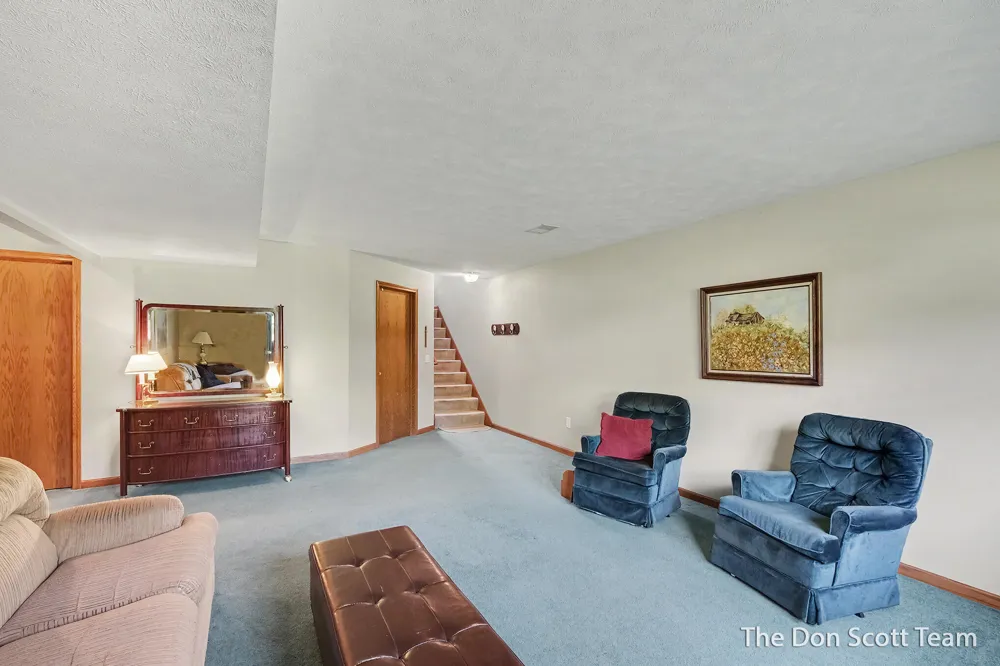 210 Heatherview Street NW Sparta, MI 49345