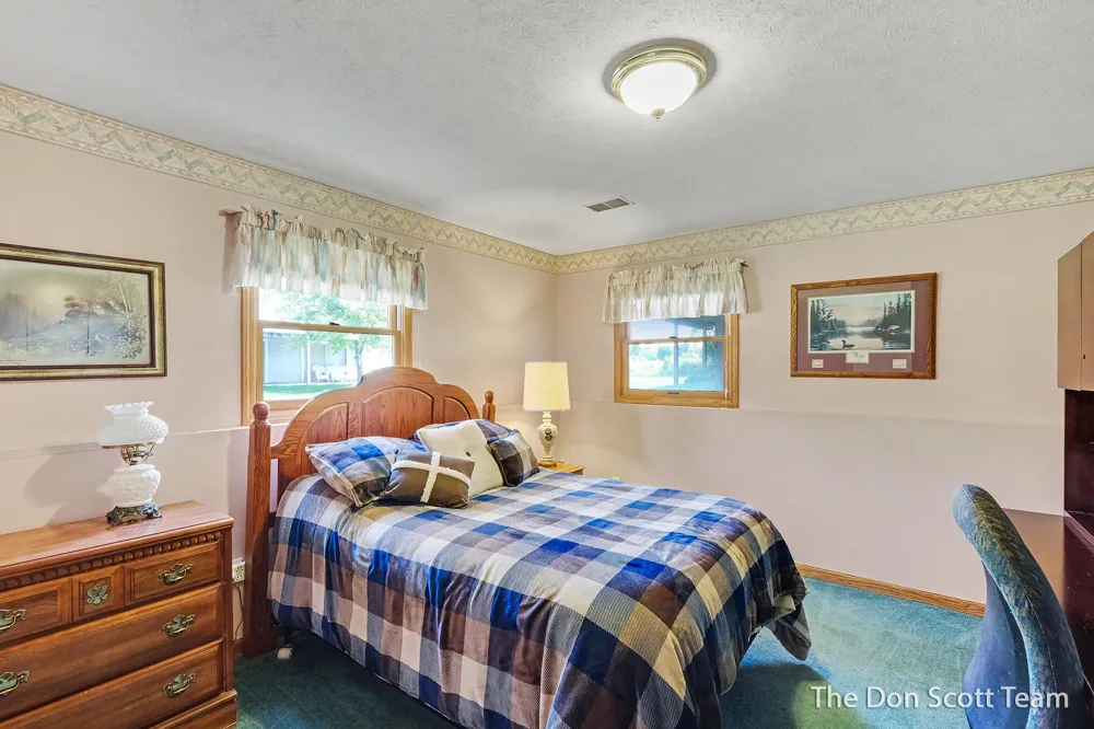 210 Heatherview Street NW Sparta, MI 49345