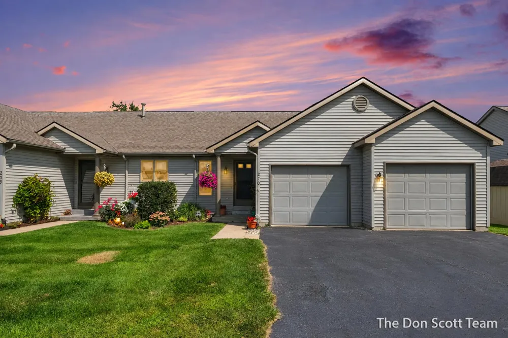 210 Heatherview Street NW Sparta, MI 49345