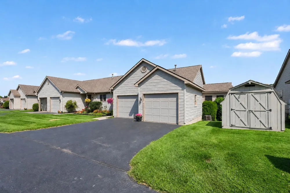 210 Heatherview Street NW Sparta, MI 49345