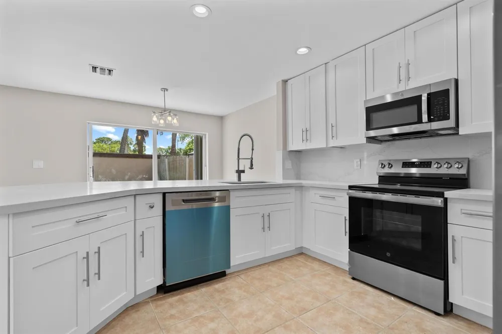 4250 NW 1st Place Deerfield Beach, FL 33442