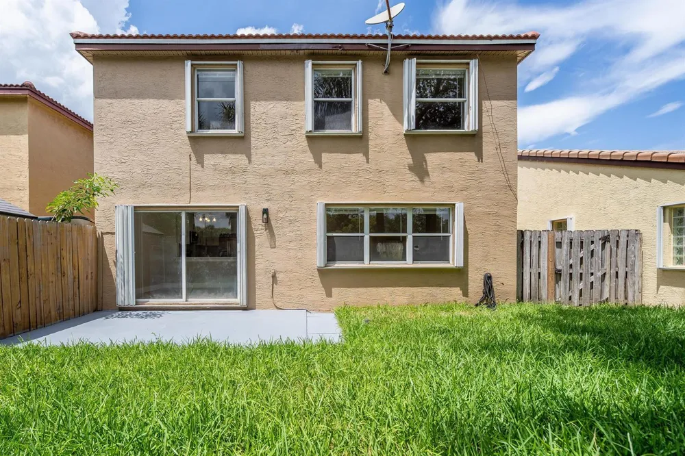 4250 NW 1st Place Deerfield Beach, FL 33442