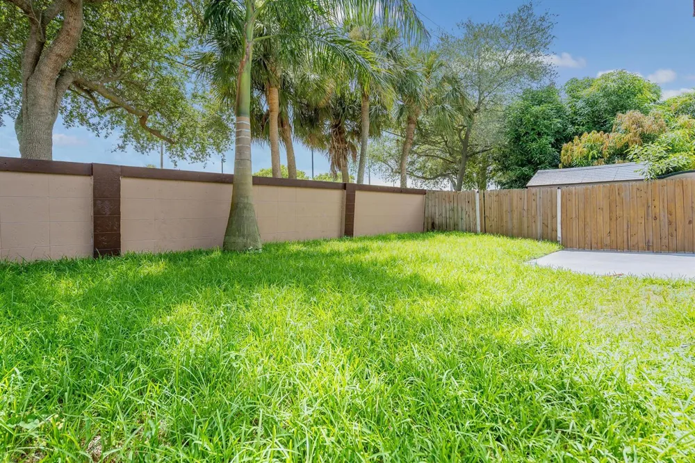 4250 NW 1st Place Deerfield Beach, FL 33442