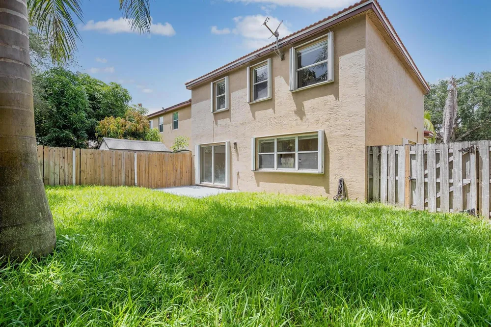 4250 NW 1st Place Deerfield Beach, FL 33442