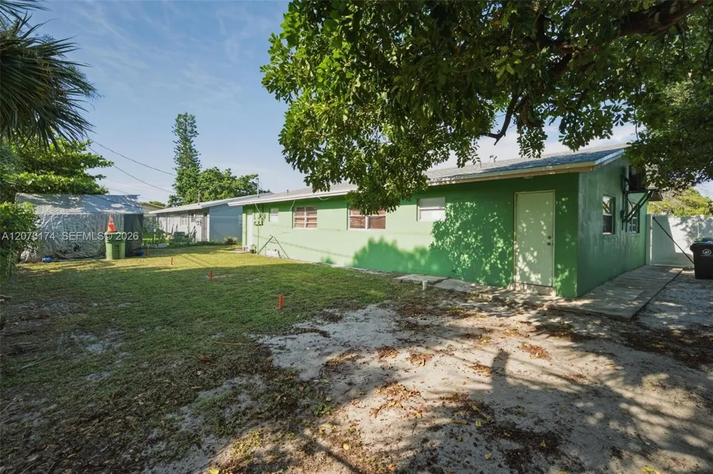 2140 NW 21st Ter Fort Lauderdale, FL 33311