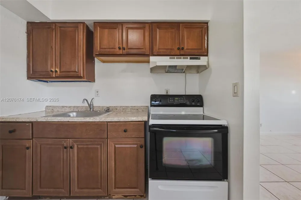2140 NW 21st Ter Fort Lauderdale, FL 33311