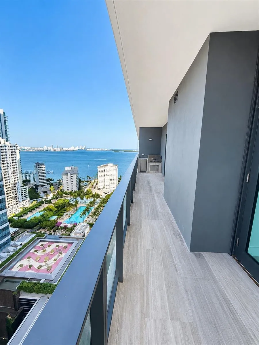 1451 Brickell Avenue #2706 Miami, FL 33131