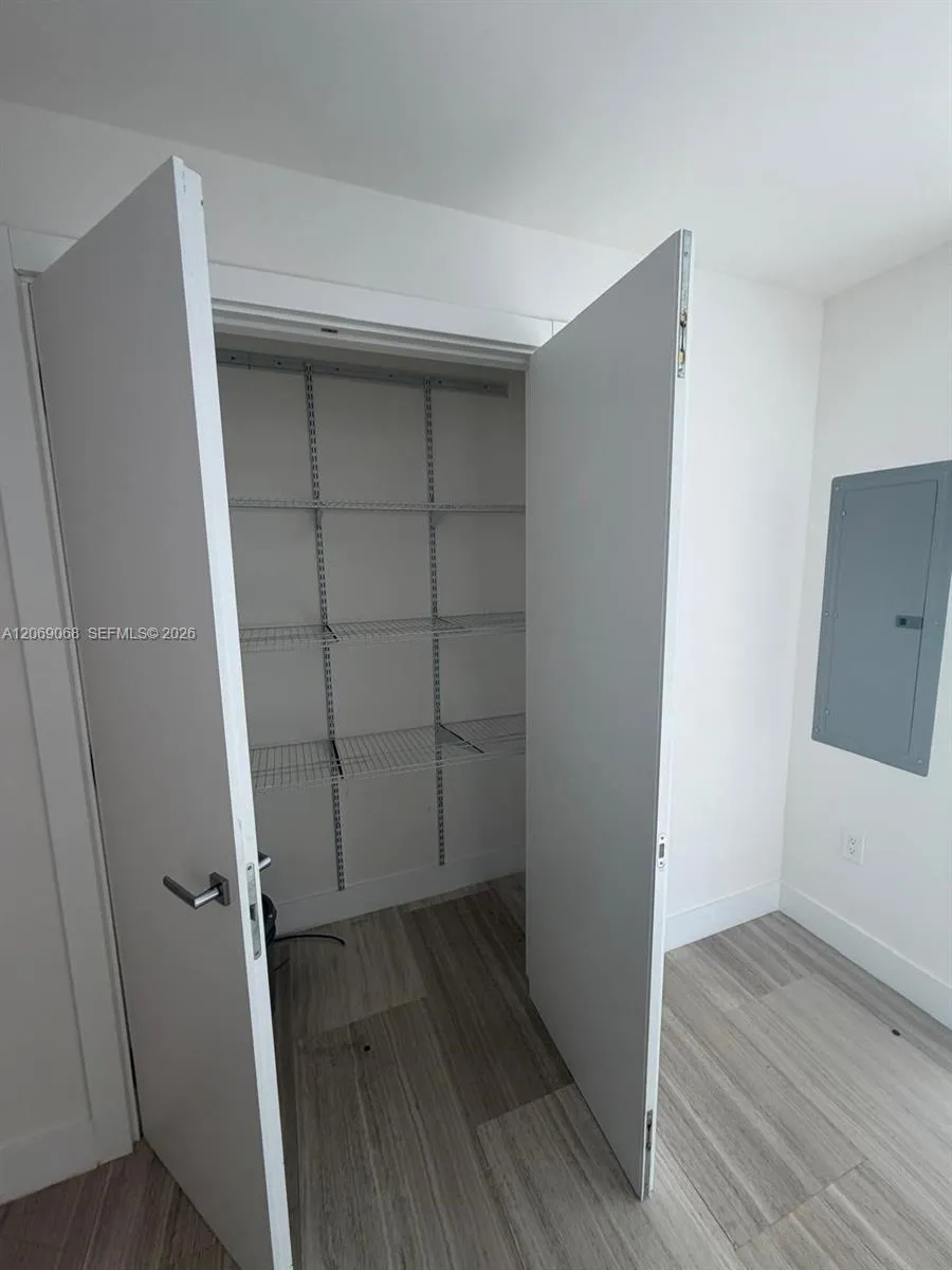 1451 Brickell Avenue #2706 Miami, FL 33131