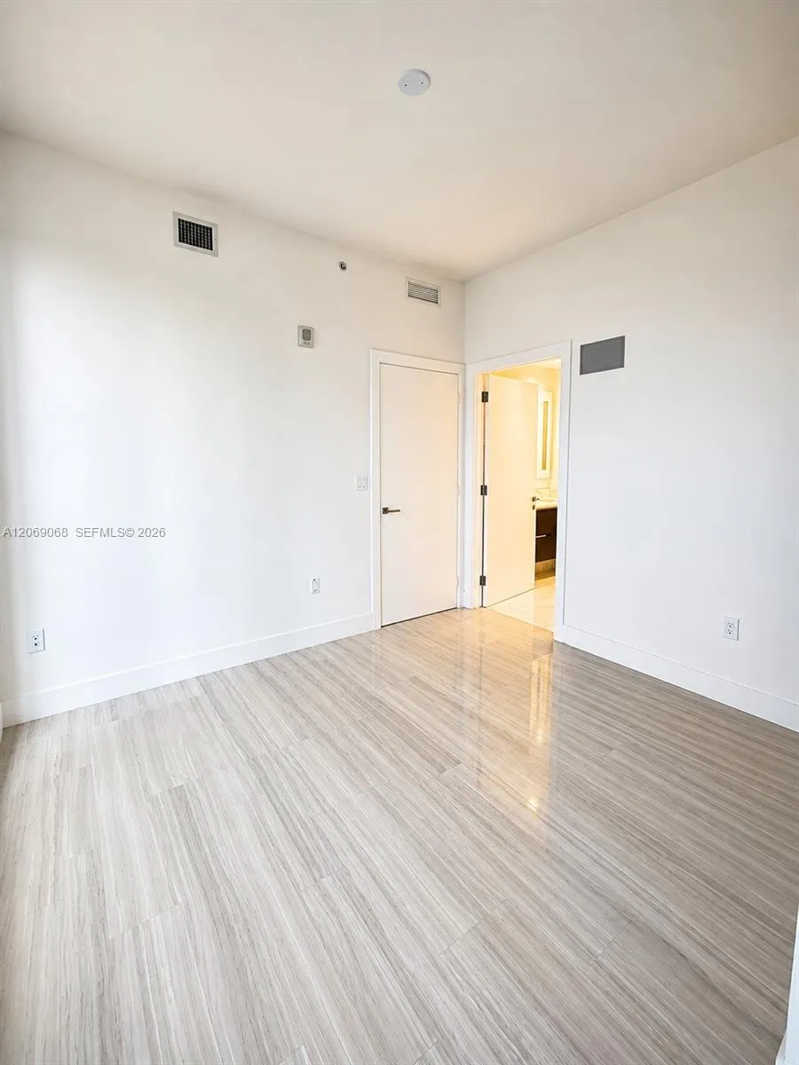 1451 Brickell Avenue #2706 Miami, FL 33131