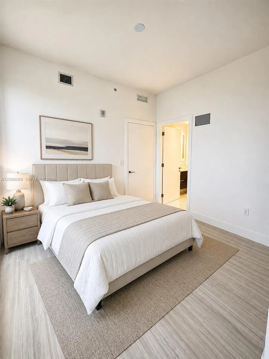 1451 Brickell Avenue #2706 Miami, FL 33131
