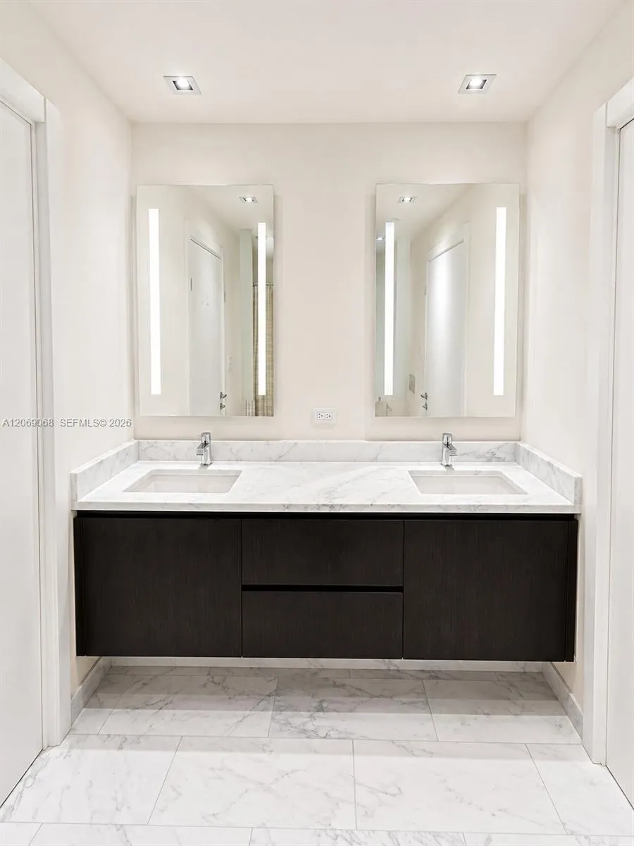 1451 Brickell Avenue #2706 Miami, FL 33131