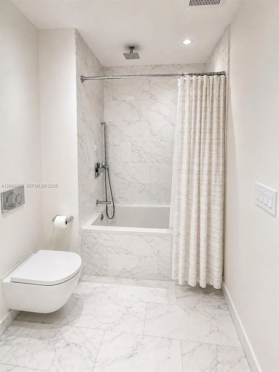 1451 Brickell Avenue #2706 Miami, FL 33131