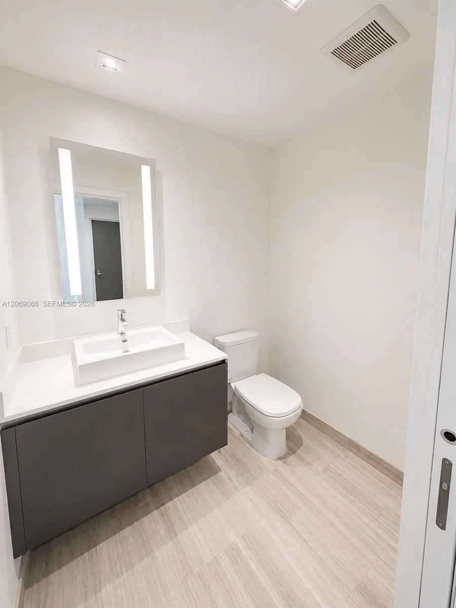 1451 Brickell Avenue #2706 Miami, FL 33131