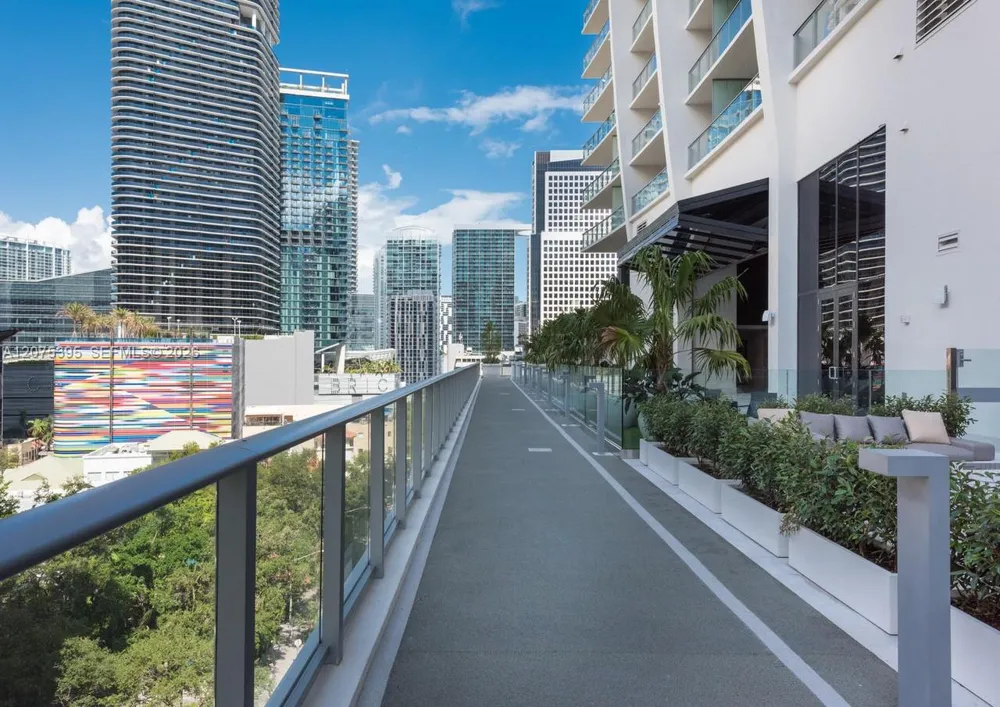1010 Brickell Ave #2009 Miami, FL 33131