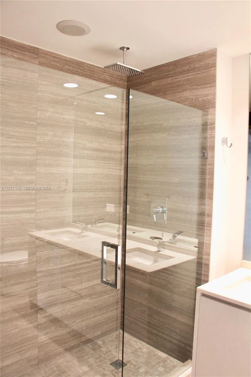 1010 Brickell Ave #2009 Miami, FL 33131