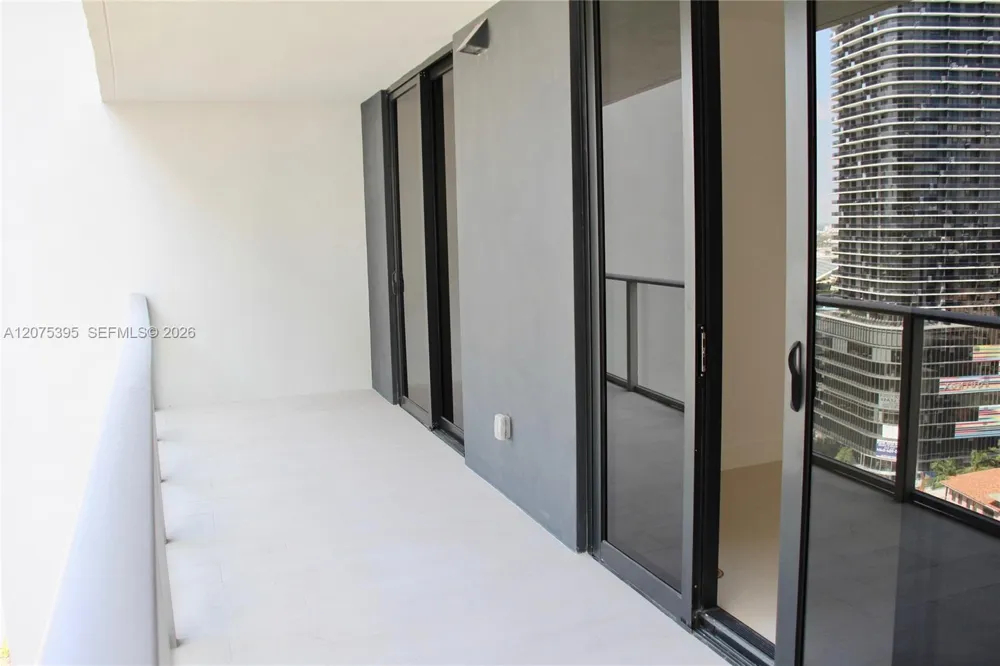 1010 Brickell Ave #2009 Miami, FL 33131