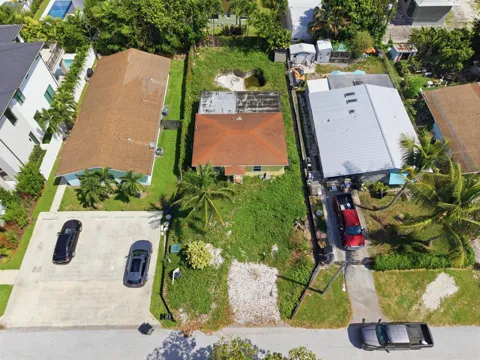 245 NE 11th Street