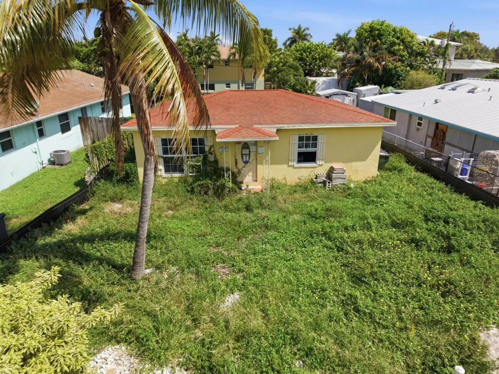245 NE 11th Street Delray Beach, FL 33483