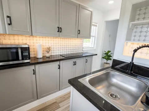 825 Truman Street #4
