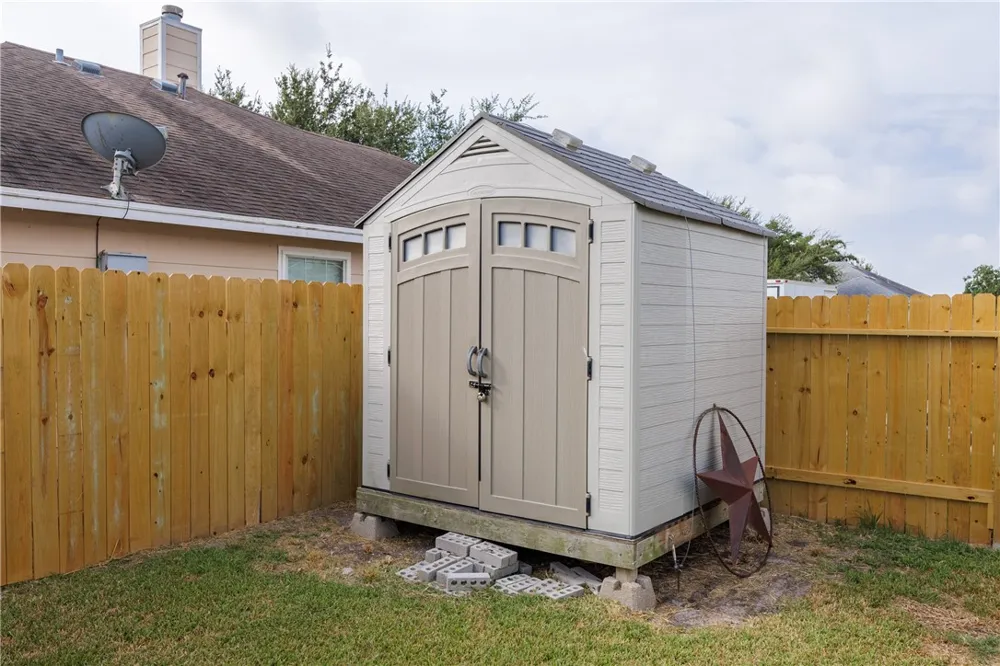 2333 Zuza Drive Corpus Christi, TX 78418