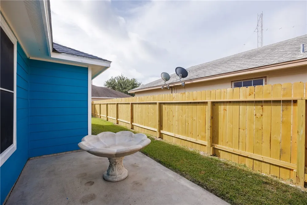 2333 Zuza Drive Corpus Christi, TX 78418