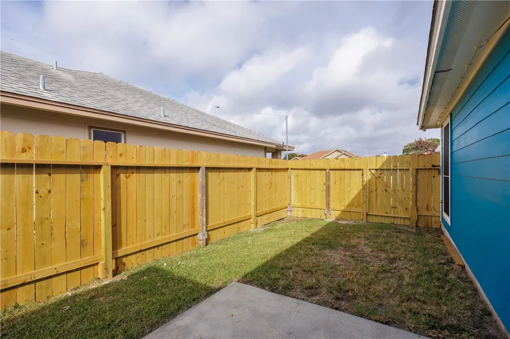 2333 Zuza Drive Corpus Christi, TX 78418