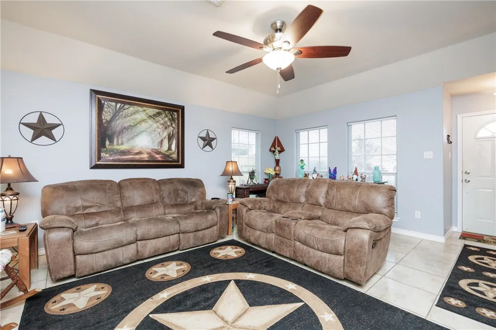 2333 Zuza Drive Corpus Christi, TX 78418