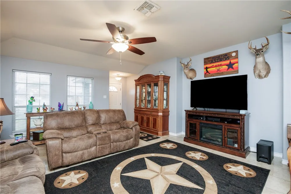 2333 Zuza Drive Corpus Christi, TX 78418