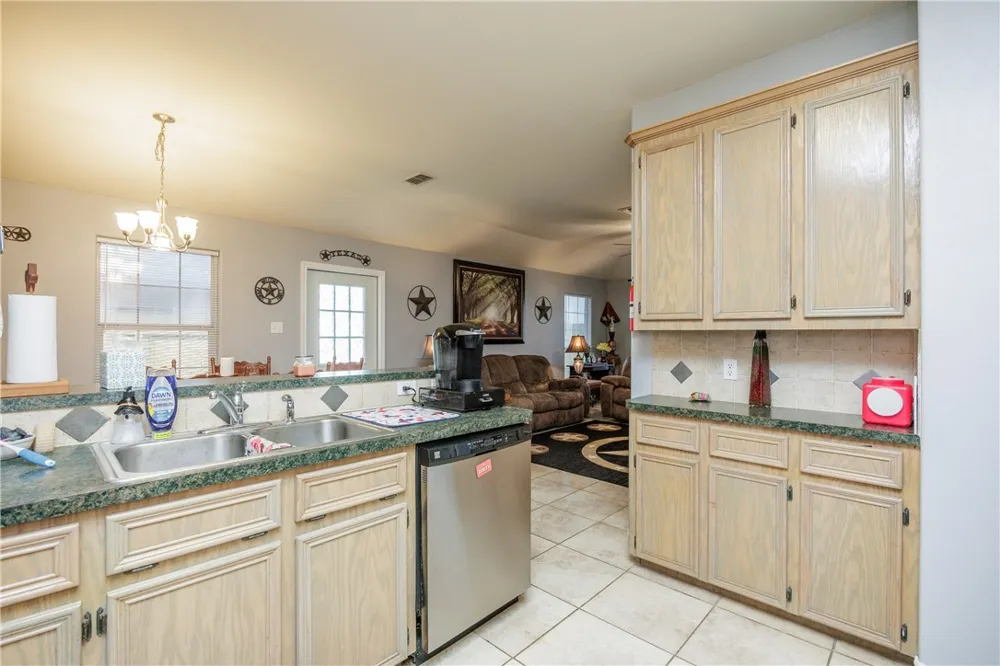 2333 Zuza Drive Corpus Christi, TX 78418